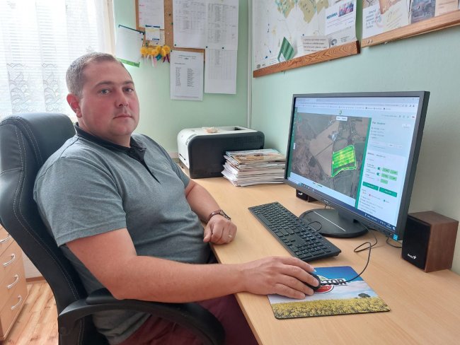 Michal Zídek, agronom družstva, se podělil o své zkušenosti s novým polním analyzátorem Augmenta.
