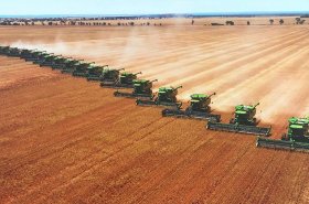 Obří farma s 200 000 ha po nejslavnějším Australanovi může být vaše, stojí majlant