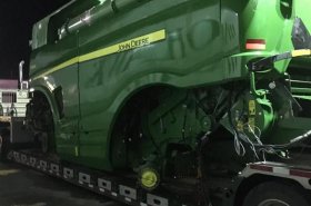 Unikly fotky nové sklízecí mlátičky John Deere řady S se dvěma rotory