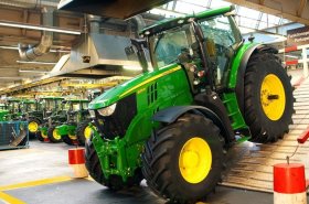 Pozitivní vývoj společnosti John Deere ve třetím čtvrtletí. Prodeje prudce vzrostly