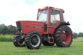V Americe byly vydraženy prototypy traktorů za desítky tisíc dolarů
