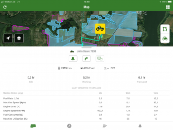 V mobilní aplikaci lze mimo jiné kontrolovat veškerá data o stroji. Samozřejmostí je zobrazení jeho polohy na mapě. 