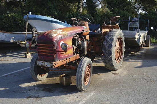 Renault D30 se vyráběl v letech 1956 až 1960 (Jean-Pierre Bazard, Wikipedia)