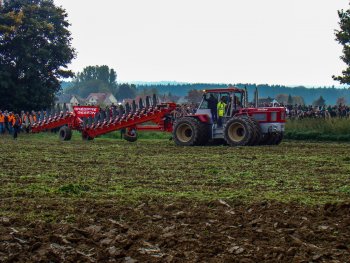 Výkon 650 koní umožní pracovat i s těmi největšími pluhy na světě.