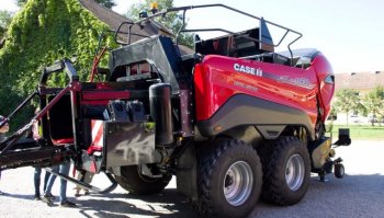  New Holland Big Baler 1290 High Density/Case IH LB 436 HD.