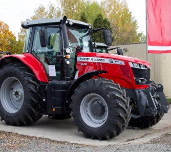 Traktory řady MF 7700 S používají renomované motory AGCO Power. Model na fotografii je vybaven převodovkou Dyna-6, která umožňuje hladké řazení 6 rychlostních stupňů (Dynashift) v každém ze čtyř rozsahů převodů
