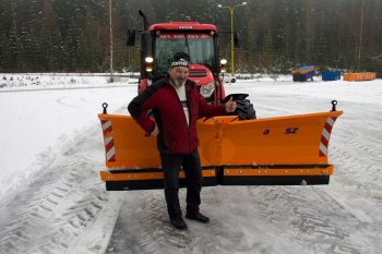 Jaroslav Šťástka, vedoucí Útvaru údržby a technické činnosti města Harrachov, si techniku dodanou společností N&N Košátky velmi chválí