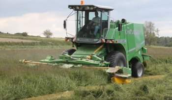 Deutz-Fahr představil svůj samojízdný mačkač Grasliner (později Grasant)