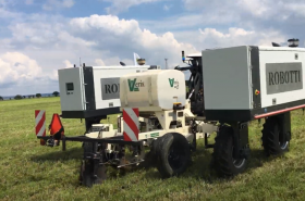 Robotti se rozjel s půdní testovací platformu Veris MSP3