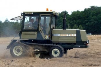 Pásový traktor Fortschritt zůstal jen prototypem 