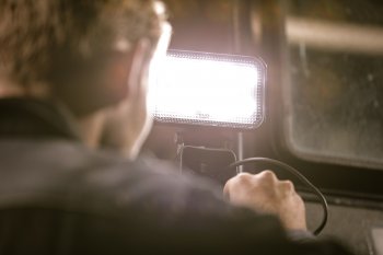  Barevnost světla LED více odpovídá barvě denního světla, mimo jiné to znamená, že je nižší pravděpodobnost, že bude způsobovat únavu