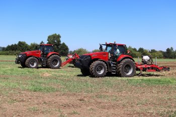  Na polním dni se prezentovaly dva modely: Case IH Magnum AFS Connect 300 a Case IH Magnum AFS Connect 400. Druhý jmenovaný je nejvýkonnějším v celé modelové řadě