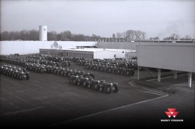 Před 60 lety byl vyroben první traktor Massey Ferguson v továrně Beauvais