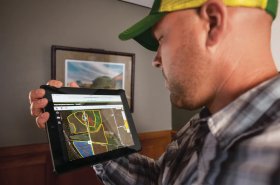 Aplikace John Deere Operations Center pro správu dat z farmy bude chytřejší a kompatibilnější