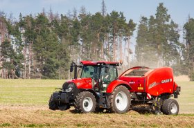 Dokonalé spojení traktoru a lisu Case IH poskytne komfortní zpracování jakéhokoliv materiálu