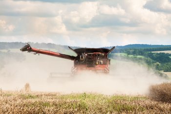 Kombajny Axial-Flow jsou standardně dodávány s dlouhodobě osvědčeným drtičem Magnacut jednoduché konstrukce. Case IH také přišel na trh s prémiovým drtičem X-tra, který své přednosti prokazuje zejména u velkých záběrů sklízecích adaptérů, především při nedozrálé mokré slámě