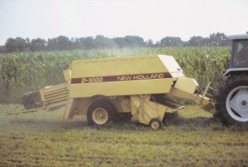 Takto vypadal jeden z prvních lisů na hranolovité balíky New Holland 