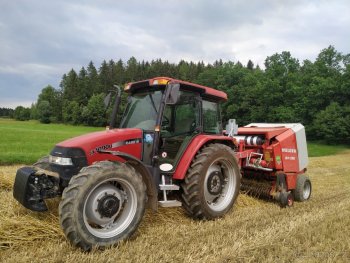 Traktor se zapojí do všech prací, které potřebuje obstarat soukromý zemědělec k bezproblémovému provozu farmy – jde o sečení s diskovým žacím strojem, lisování, orbu, předseťovou přípravu, dopravu atd. 