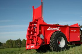 Technika značky Jeantil ovládla nejen francouzský trh. Co francouzský výrobce nabízí českým farmářům