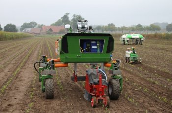 Již nyní je vyvíjena inovativní platforma B2B potřebná k vytvoření ekosystému. Tato platforma poskytne daným odvětvím průmyslu přizpůsobené komponenty AI a spojí uživatele s vývojáři algoritmů AI. Zdroj foto - Agrotech Valley |Experimentierfeld Agro-Nordwest, tisková zpráva Agri-Gaia 