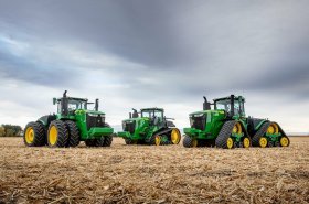 Výkon až 700 koní, John Deere představil nejsilnější traktory v nové podobě