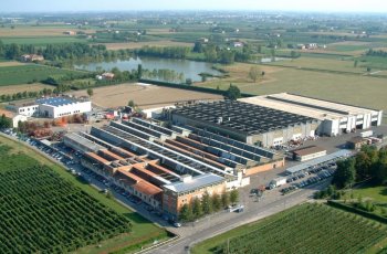 Italský výrobní závod Goldoni v Migliarina di Carpi poblíž Modeny nabízí 102 000 m² prostoru. Zdroj foto - tisková zpráva Keestrack