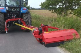 V Javorníku si mulčovač TEHNOS pochvalují. Zvládne zpracovat i větší kmeny