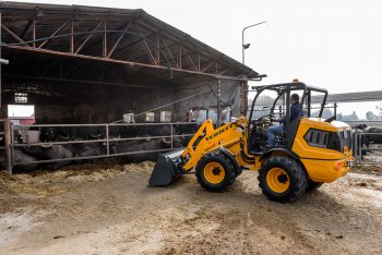 Mezi malé kloubové nakladače VF-Venieri se řadí model 1.63 C (pokud má označení TL, disponuje teleskopickým výložníkem). Zdroj foto - tisková zpráva VF-Venieri