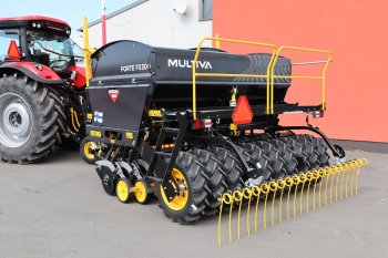 Multiva vyrábí i secí stroje. Moreau Agri má pro letošní sezónu připravený model Forte FX300. Zdroj foto - Milan Jedlička