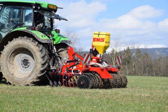 Nesený válec Teran N je vhodným a cenově dostupným řešením pro drobné farmáře. Zdroj foto - tisková zpráva SMS CZ