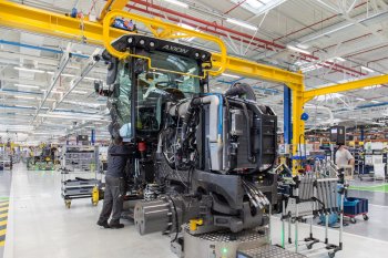 V Le Mans se v současné době vyrábí pět modelových řad traktorů s výkonem od 75 do 460 k. Zdroj foto - tisková zpráva Claas