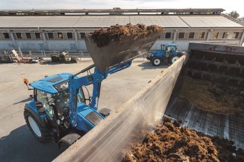 Využitelnost traktorů lze zvýšit montáží čelního nakladače. Zdroj foto - tisková zpráva New Holland