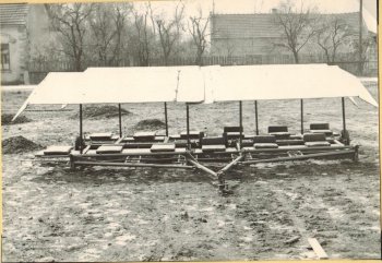 I český výrobce Vari vyráběl v roce 1957 babosed. Šlo o pojízdnou sedačku PS-06 pro jednocení řepy. Zdroj foto - Daniel Krátký