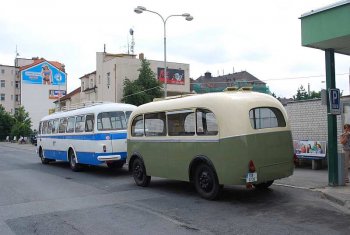 Karosa D 4 je autobusový přívěs, který byl na přelomu 40. a 50. let 20. století vyráběn národním podnikem Karosa Vysoké Mýto. Lidově se mu říká babosed. Zdroj foto - Daniel Krátký