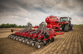 Úspěšné zakládání porostů technologií strip-till se secím strojem SUMO DTS