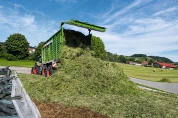 Vůz je možné vybavit dávkovacími válci.  Zdroj foto - tisková zpráva Fendt