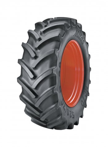 HC 70 je jednou ze tří hlavních řad radiálních traktorových pneumatik Mitas. Je určena především pro moderní traktory o výkonu do 220 koní, kterým její konstrukce umožňuje rychlost až 65 km/h a současně vyšší nosnost, než bylo u pneumatik tohoto profilu běžné. Zdroj foto - tisková zpráva Trelleborg