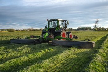 Zadní žací stroje disponují také novou generací mechanického bezpečnostního systému Fendt SafetySwing proti nárazu.  Zdroj foto - tisková zpráva Fendt