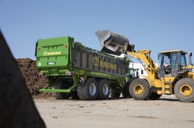 Nové návěsy Krone GX přepraví jakýkoli materiál. Unikátní systém umožňuje zadat požadovanou délku, na které má dojít k vyprázdnění