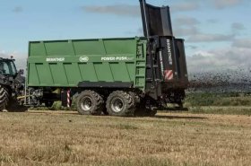 Brantner Power Push+ - Z návěsu s výtlačným čelem je rázem rozmetadlo