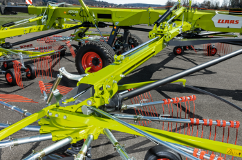 Všechny čtyři rotory shrnovače Claas Liner jsou poháněny mechanicky, a tedy efektivně a přímo od vývodového hřídele.