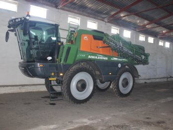 Samojízdný postřikovač AMAZONE Pantera 4503 ZD Luštěnice.