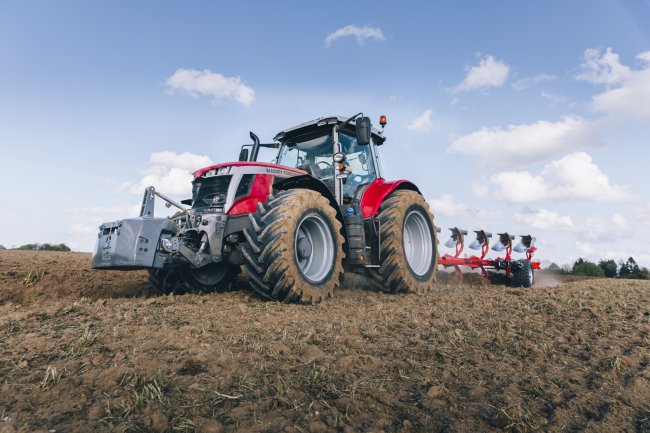 Obsluha traktoru Massey Ferguson 7S.210 může těžit z významných vylepšení kabiny, která byla poprvé představena u traktorů Massey Ferguson 8S.