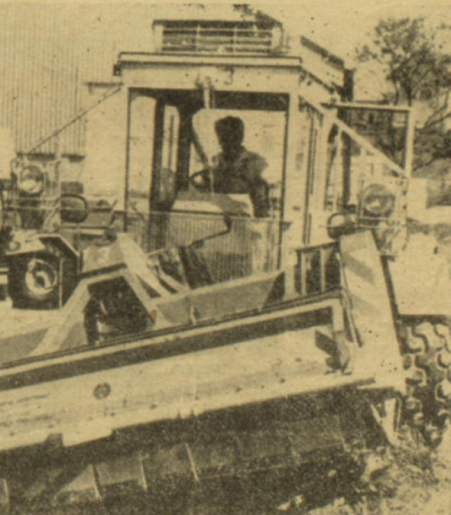 Prototyp stroje Kabar 132 během ukázky zemědělcům.