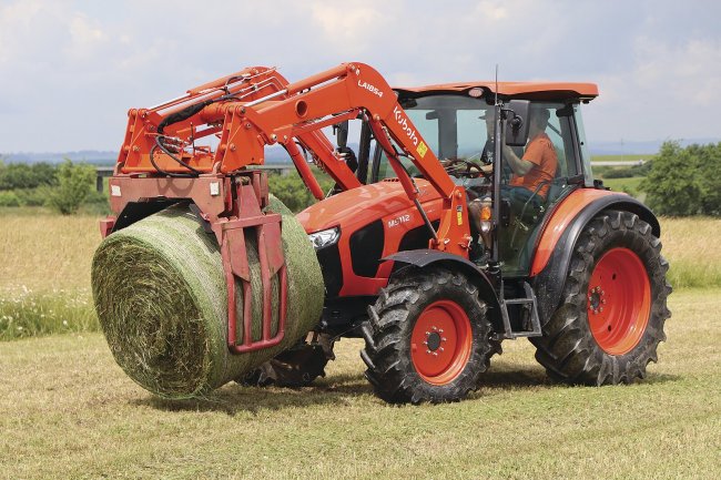 Nový model Kubota M5112 v konfiguraci s čelním nakladačem LA1854.