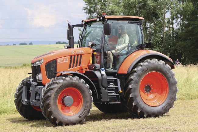 Největší traktory Kubota zastupuje model Kubota M7-173 se čtyřválcovým motorem.