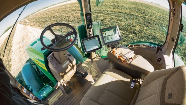 Pro použití autonomního traktoru stačí, aby zemědělci stroj dopravili na pole a nakonfigurovali jej pro autonomní provoz.
