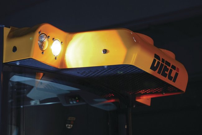 Futuristickou kabinu manipulátorů DIECI navrhlo studio Giugiaro.