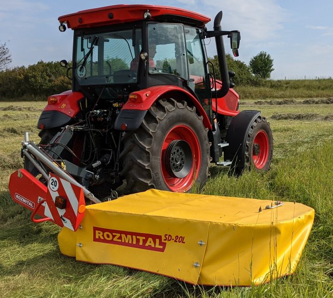 Novinkou letošního roku je odlehčená sekačka Rožmitál SD-20L určená pro malé farmy.
