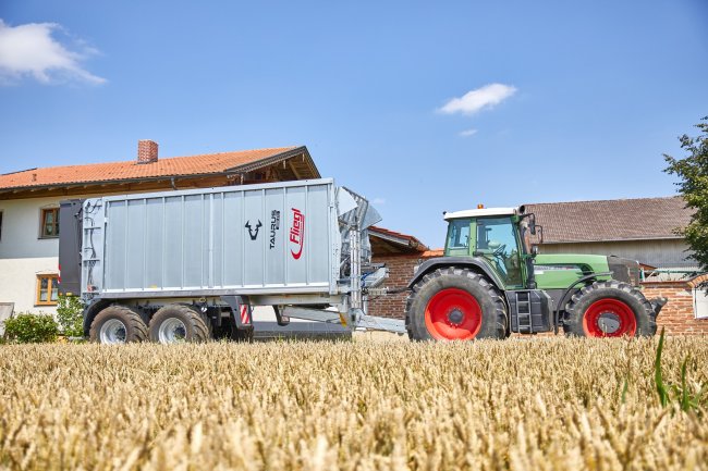 Modelová řada návěsů Fliegl ASW Taurus s výškou bočních stěn 2,3 metru zahrnuje následující modely: Fliegl ASW 271 Taurus, Fliegl ASW 281 Taurus, Fliegl ASW 391 Taurus a Fliegl ASW 3101 Taurus Fox.